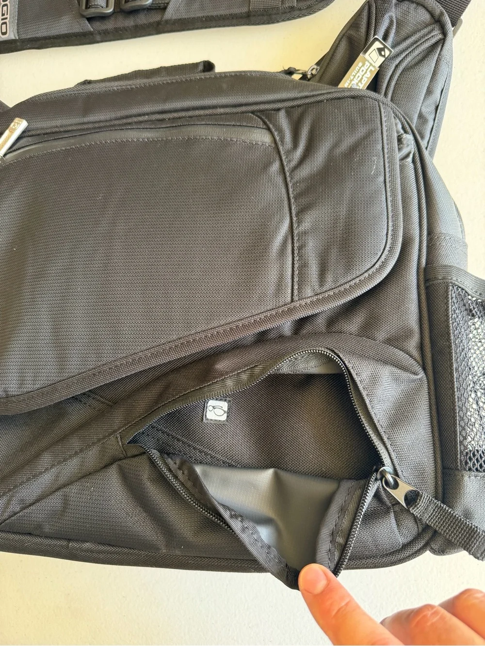 OGIO Black Crossbody Messenger Laptop Bag 17x14x3 Toyota Promotional